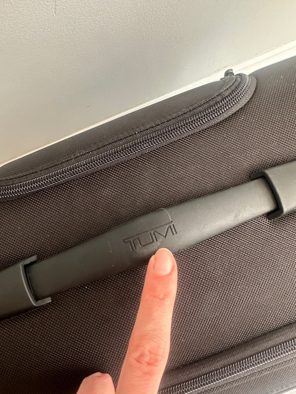 Tumi Black Rolling Business Carry-On with Front Organizer - Picture 14 of 14